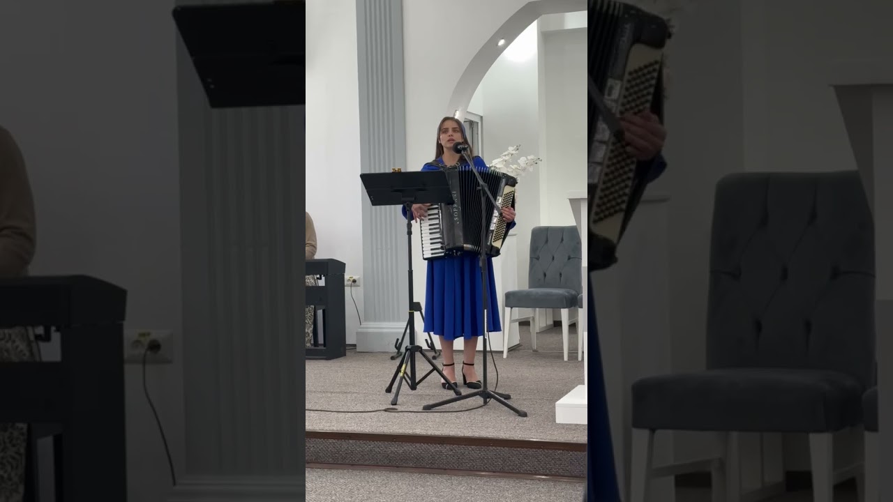 Larisa Lungu( cantare cu acordeonul) - Oare cand te vei trezi❓️❓️