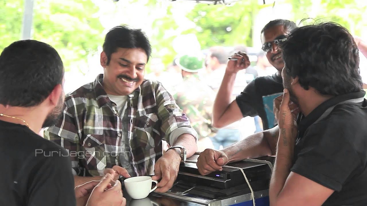 Powerstar's Special Cut - Cameraman Gangatho Rambabu HD