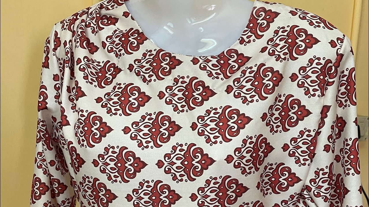 A top with gathering in the shoulder 