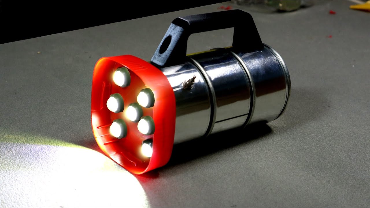 Linterna Recargable LED Casera, Hecha de latas