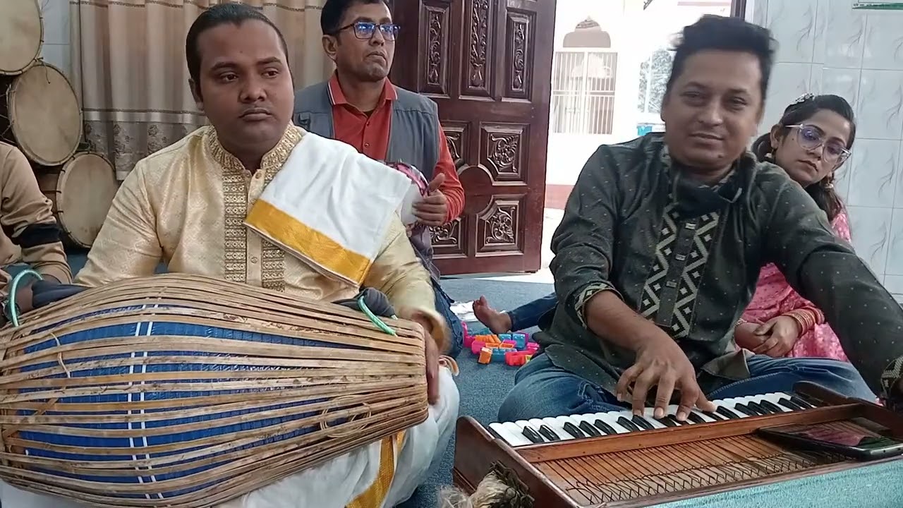 হরি ভক্তের কন্ঠে গান, শ্রী শ্রী হরি মন্দির ঢাকা।