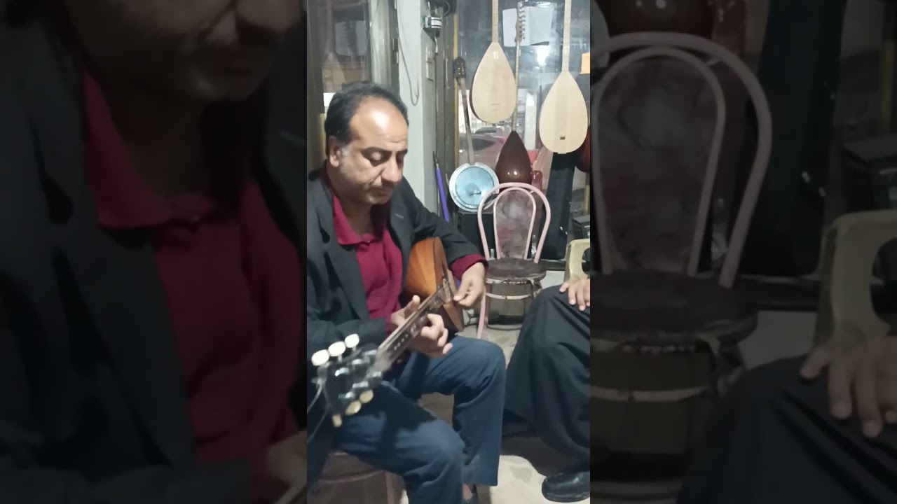 كاوى سليمان ومعزوفات كردية. وفي محل ديلان للموسيقى بالقامشلي