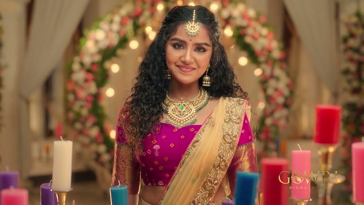 Gowri Signatures @ Hyderabad Launch | Anupama Parameswaran