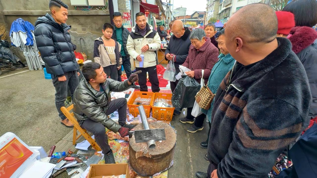 Процветающий рынок Сычуани в Китае: холодное мясо, сахарные рисунки и уличная жизнь!