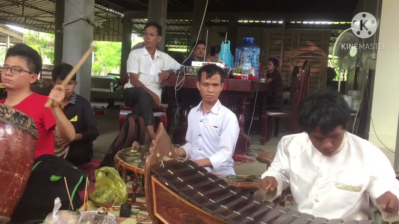 ភ្លេងពិណពាទ្យបទសន្ធឹកក្រៅ ប្រគំដោយជនពិការភ្នែក