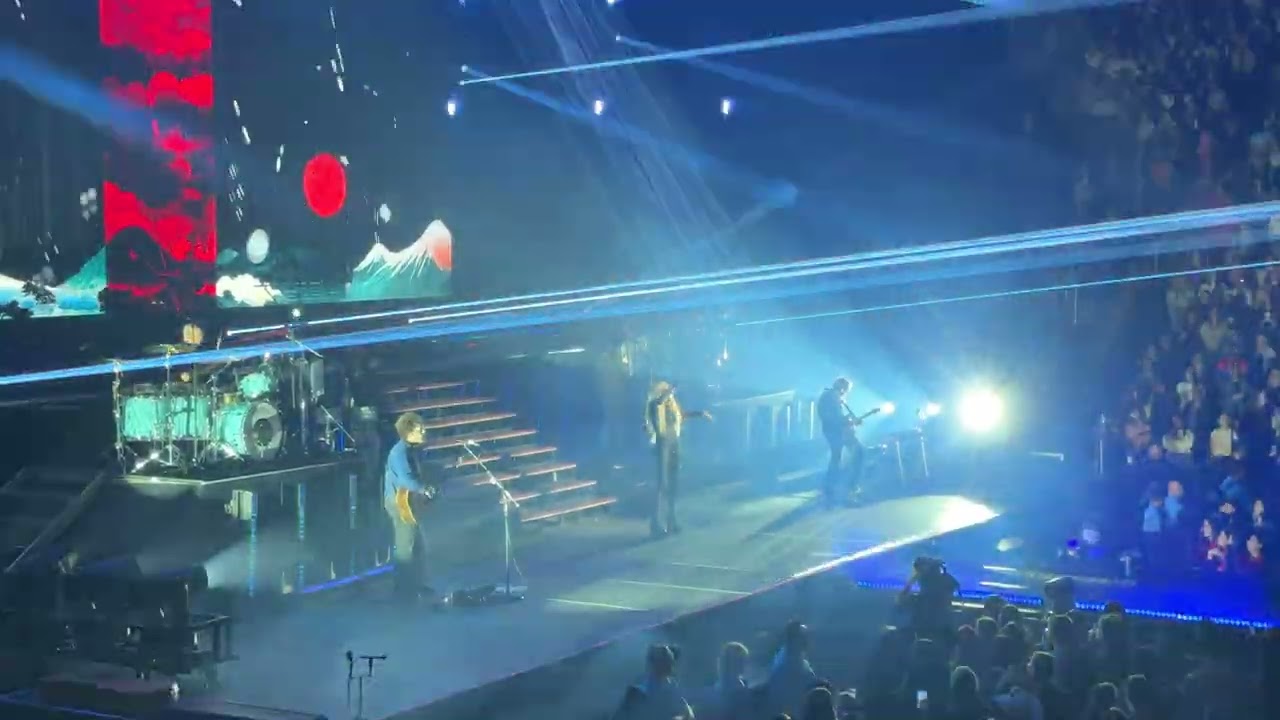 Kelsea Ballerini  -  WEATHER