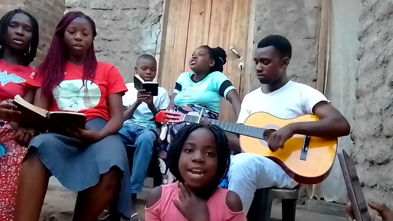 HINO 394 CCB MOÇAMBIQUE. NAS MORADAS DO SENHOR