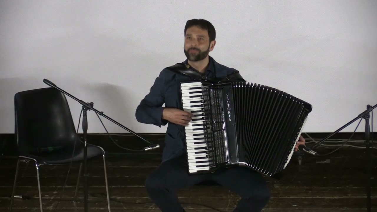 Paolo Cassaniti alla fisarmonica