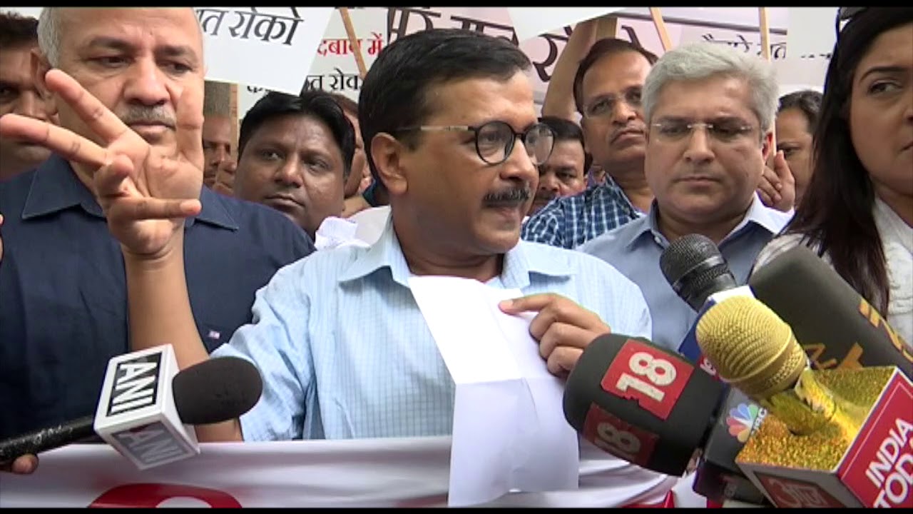 Delhi CM Arvind Kejriwal Briefs Media While Leaving for LG's House regarding Women Security
