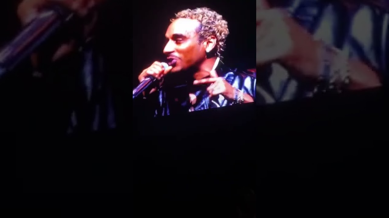 Une Histoire Étrange - Laylow, Bercy 11 Mars 2022 (il pleure)