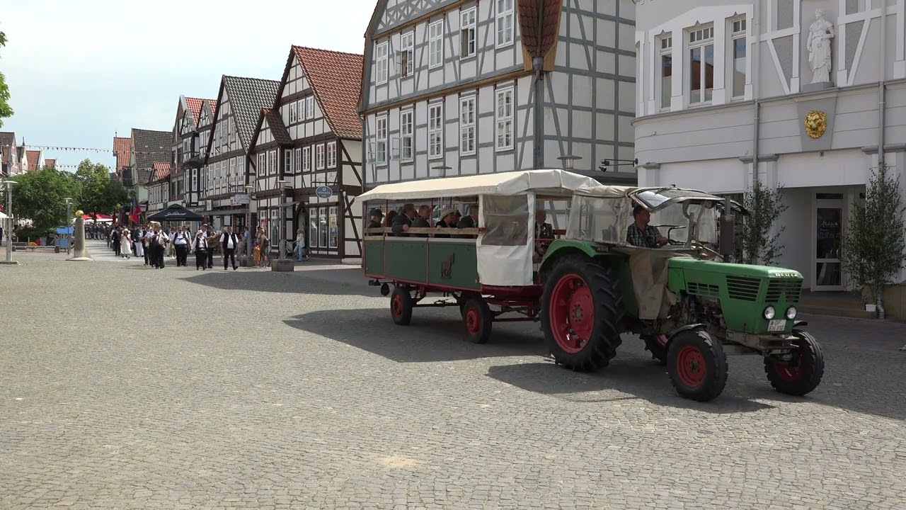 Großer Festumzug beim Schützenfest in Gifhorn (2022)
