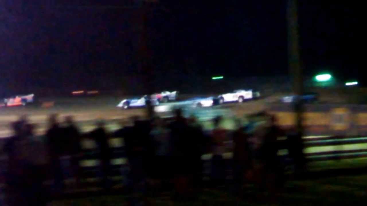 World of Outlaws 2013 -- NAPA 50 -- Josh Richards vs. Eric Spangler Position Duel!