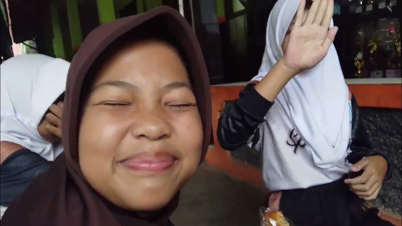 Vlog harii iniiii, temenin seharian di school 
