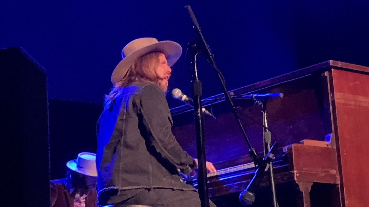 Lukas Nelson “A Few Stars Apart” in Boston