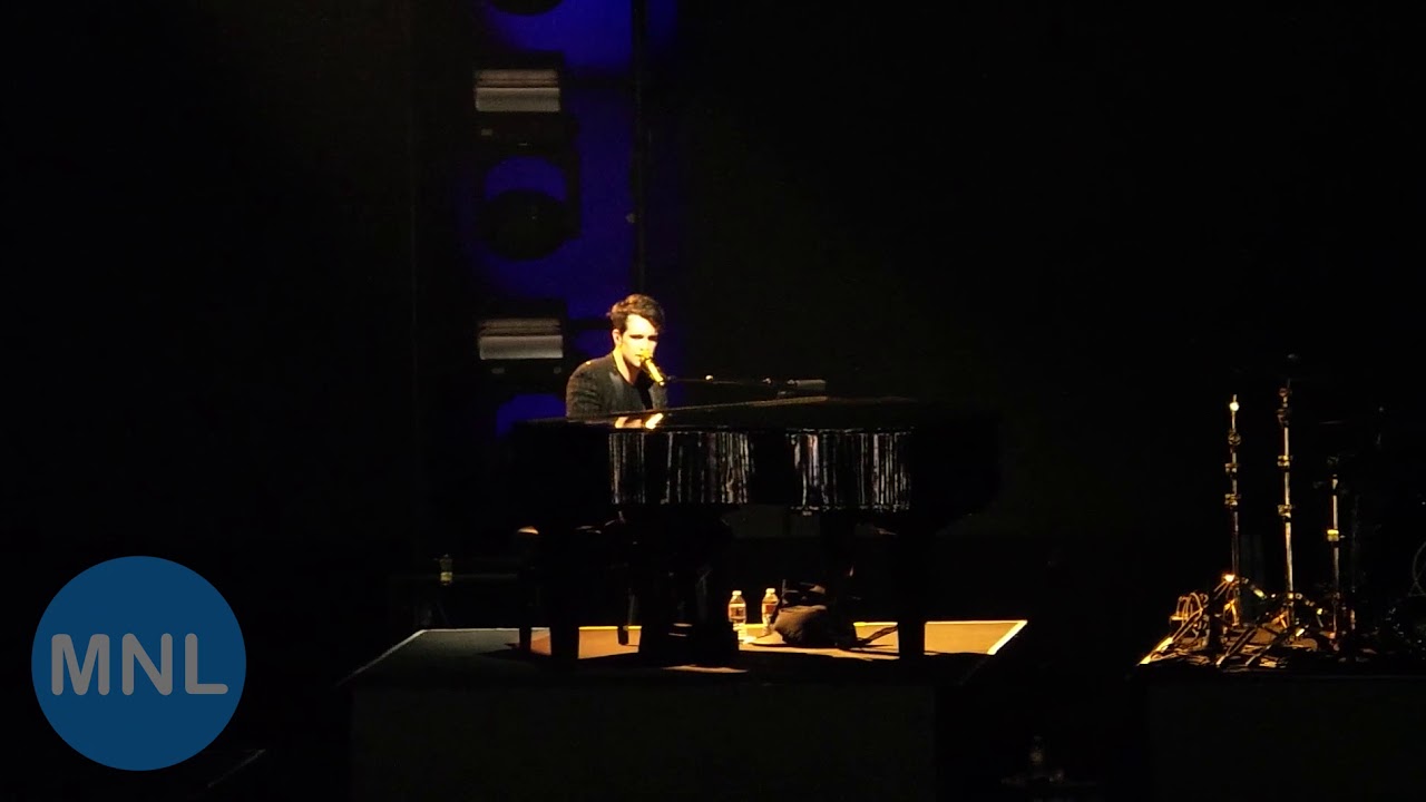 DYING IN LA (Panic! At The Disco | 2018 Momentum Live MNL)