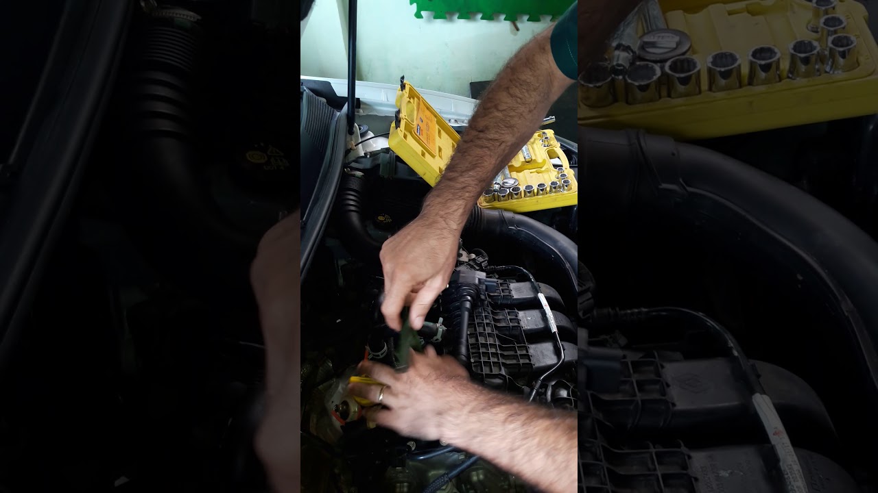 03 Trocando velas motor Sandero SCe 3 cilindros 12v