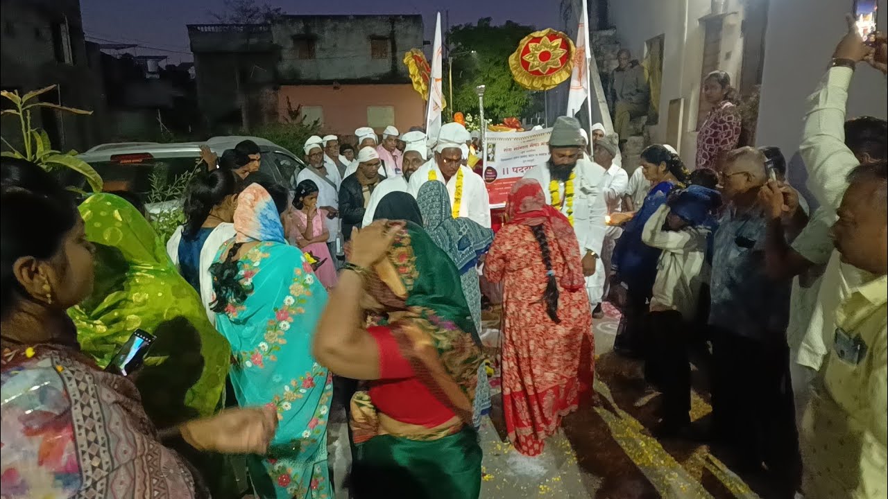 संग सांगात सेवा मंडळ परभणी पदयात्रा महानुभाव तिर्थक्षेत्र प्रसाद वंदन समाज प्रबोधन 