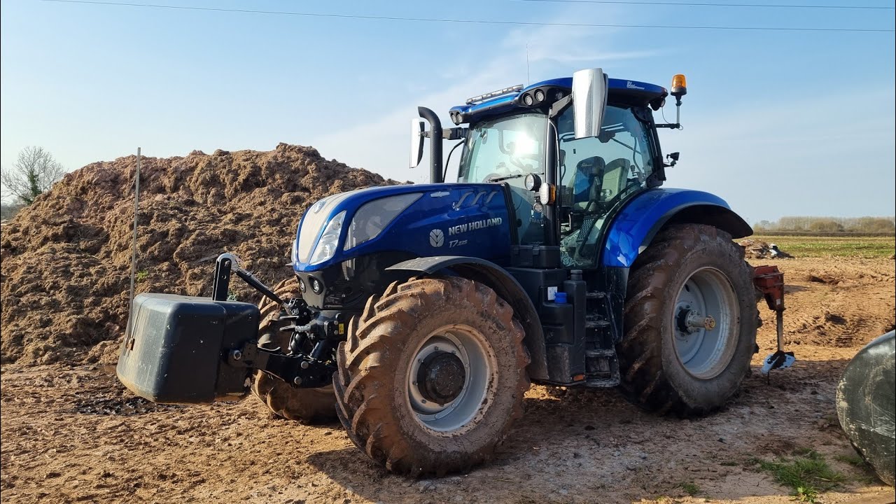 Subsoiling in the T7.225 Blue power!