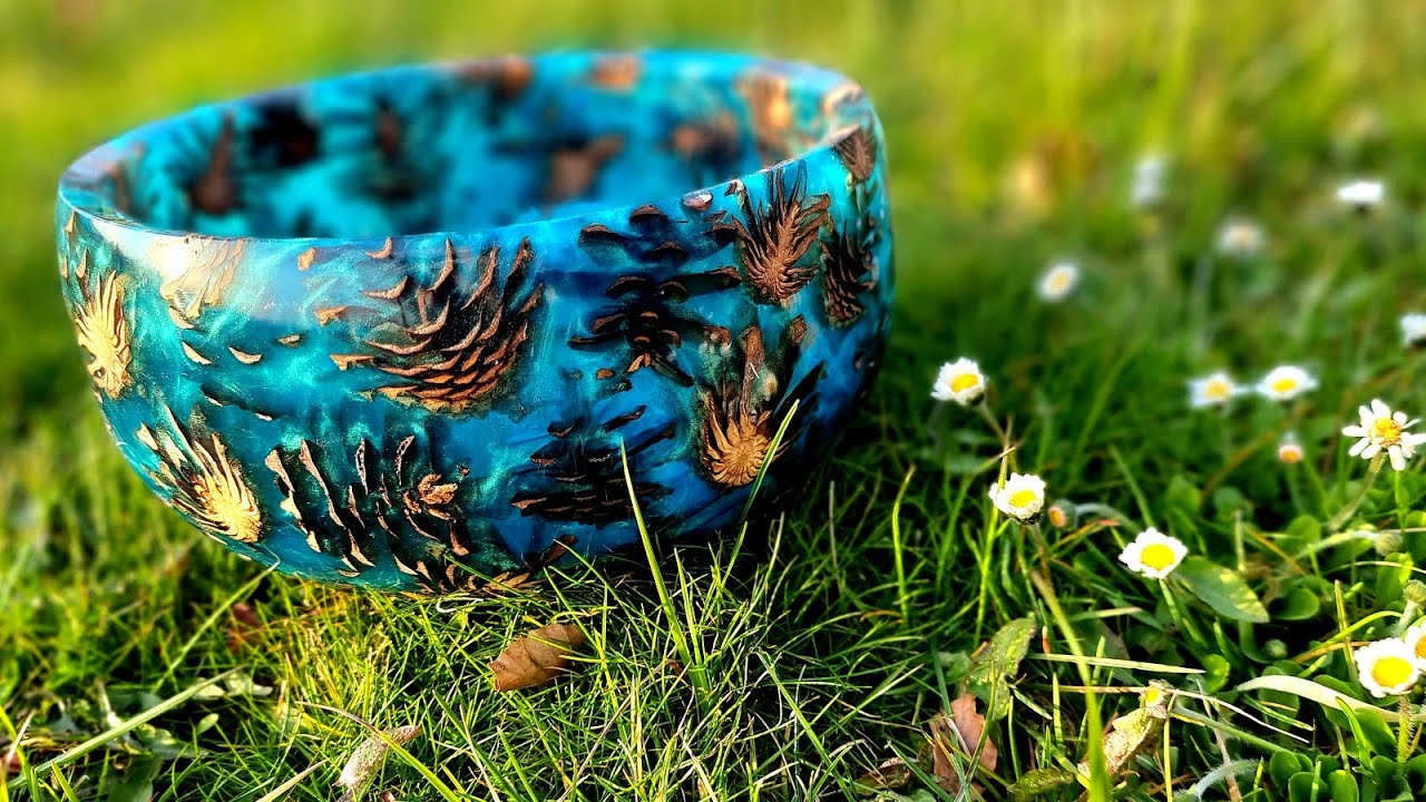 How to Make a Unique Pinecone and Epoxy Resin Bowl with a Woodturning Machine