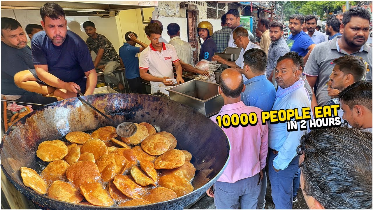 LUCKNOW's Best Street Food 😳 Bajpai Poori, Chole Bhature, Vilayti Bun Maska, Kewal Tennis Samosa