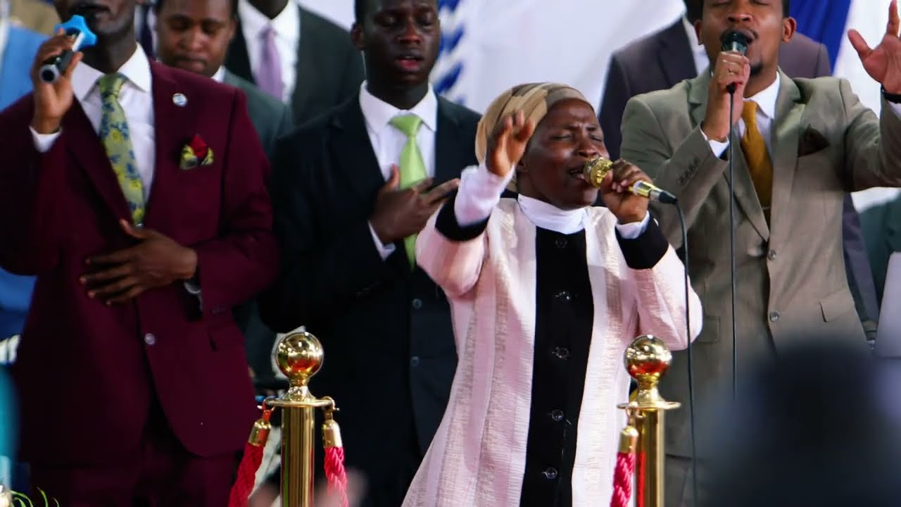 Nafsi Yangu & Nifinyange (Worship Medley) | Nairobi Main Altar Worship