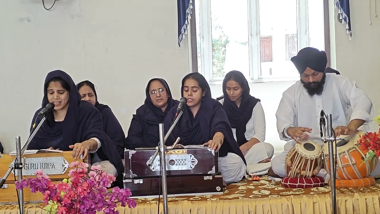 Meetu performing Shabad and Kirtan at the Chennai Gurudwara during the monthly Dewan 22nd Feb, 2022