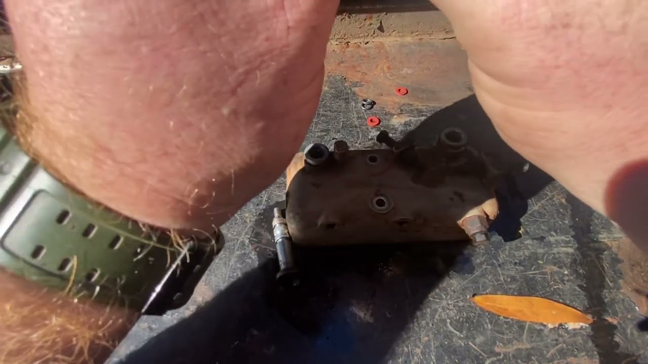 Fixing CAV injector pump leak on Massey Ferguson tractor
