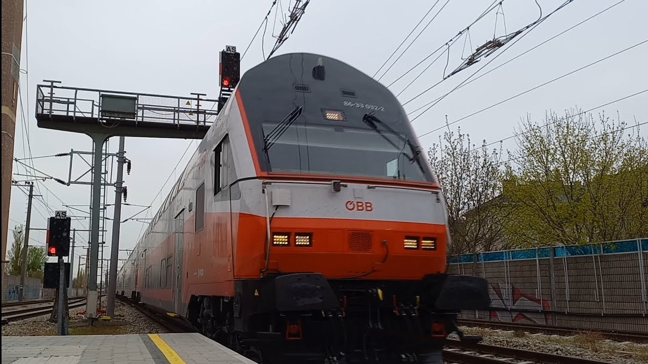 Cityjet Dosto mit Taurus ( 1116 185-0 )
