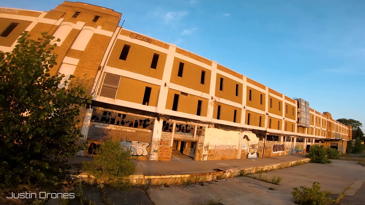 Quad Castle Rip with DQC | FPV Freestyle