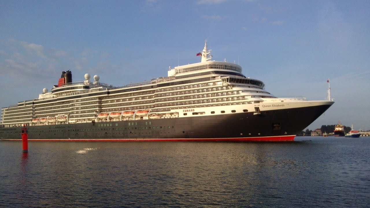 Erstanlauf der Queen Elizabeth in Warnemünde 2013 [HD]