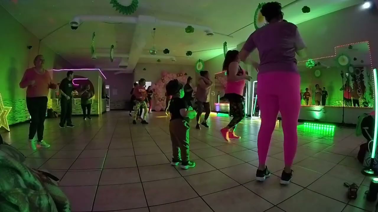#zumba con Monyka y Vicky #zumbadance 