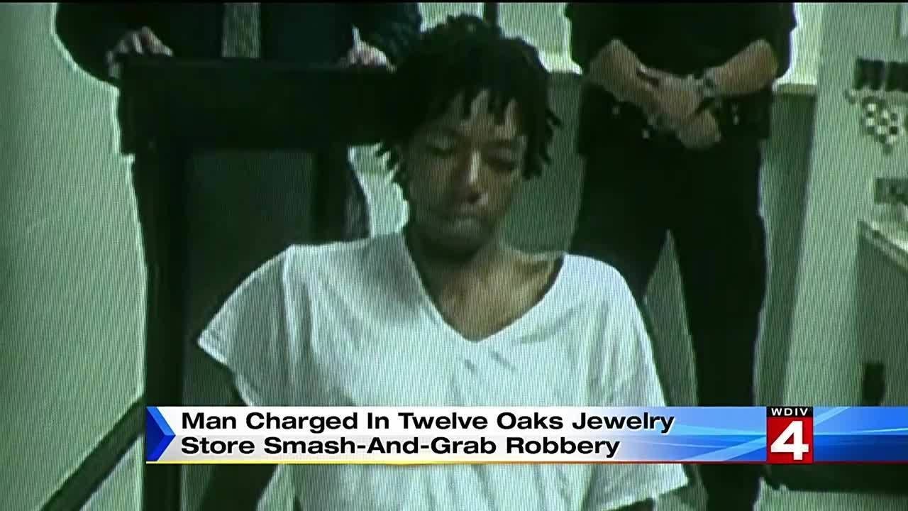 Man charged in Twelve Oaks jewelry store smash-and-grab robbery