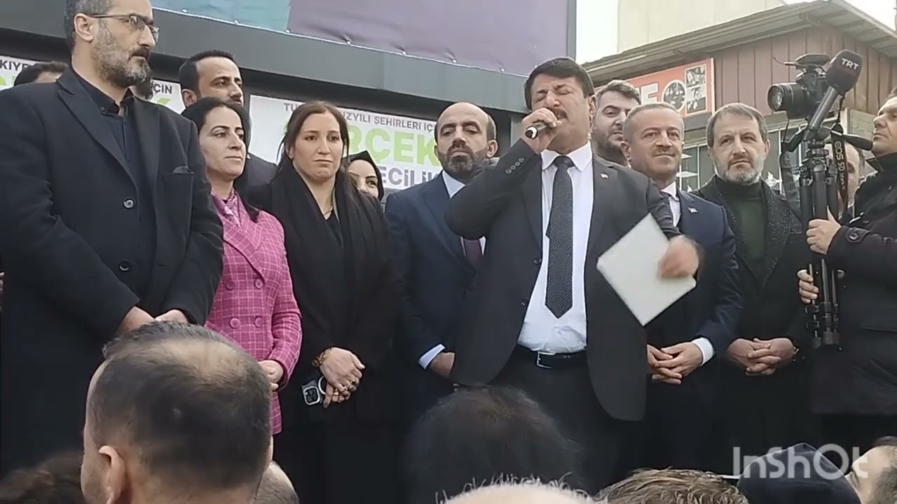 Belediye başkan adayı İsmet Ölmez'i binler karşıladı