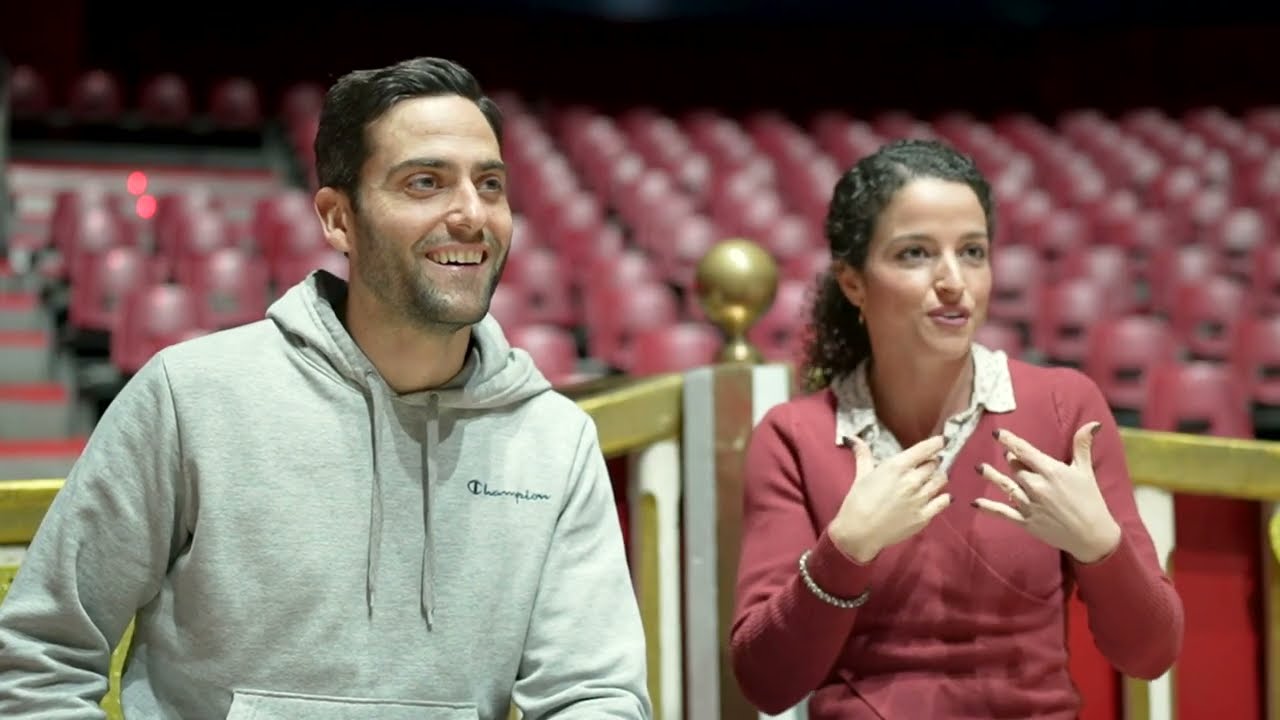 🎪 Una ACRÓBATA que mira a Dios desde la pista del #circo