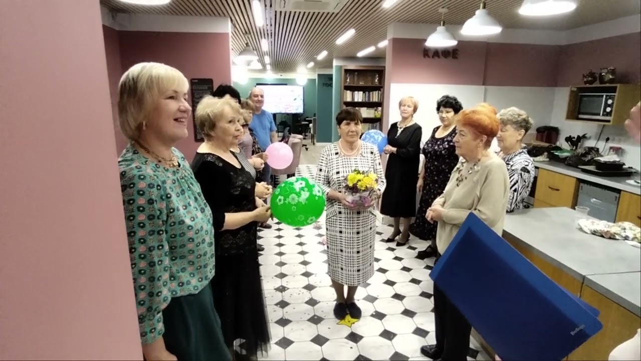 с Юбилеем! По звездной дорожке не каждому дано так пройти, в свои 85 лет!