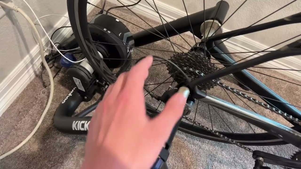 Wahoo KICKR SNAP Smart Indoor Cycling Bike Trainer Review