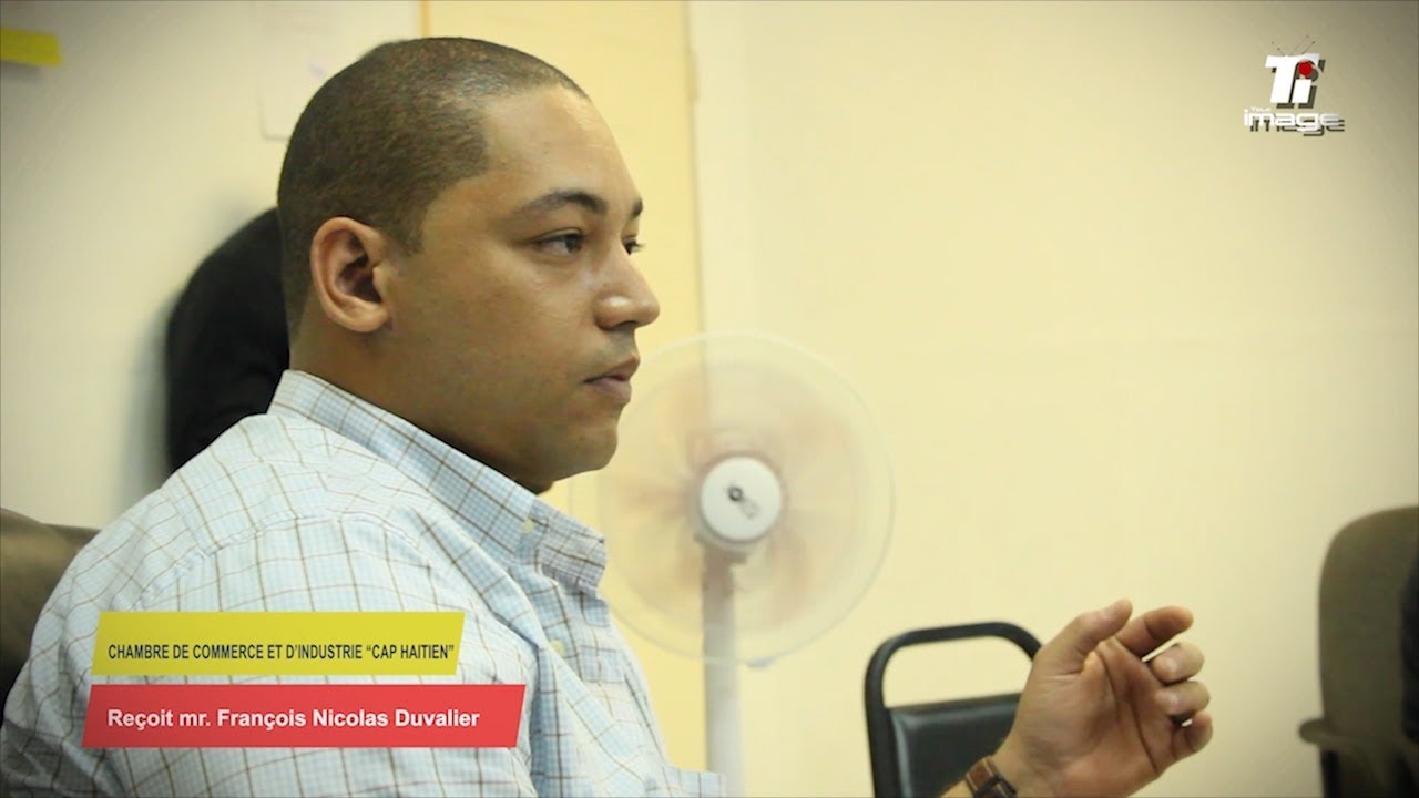 Francois Nicolas Duvalier reçu par le maire de la ville du Cap Haitien