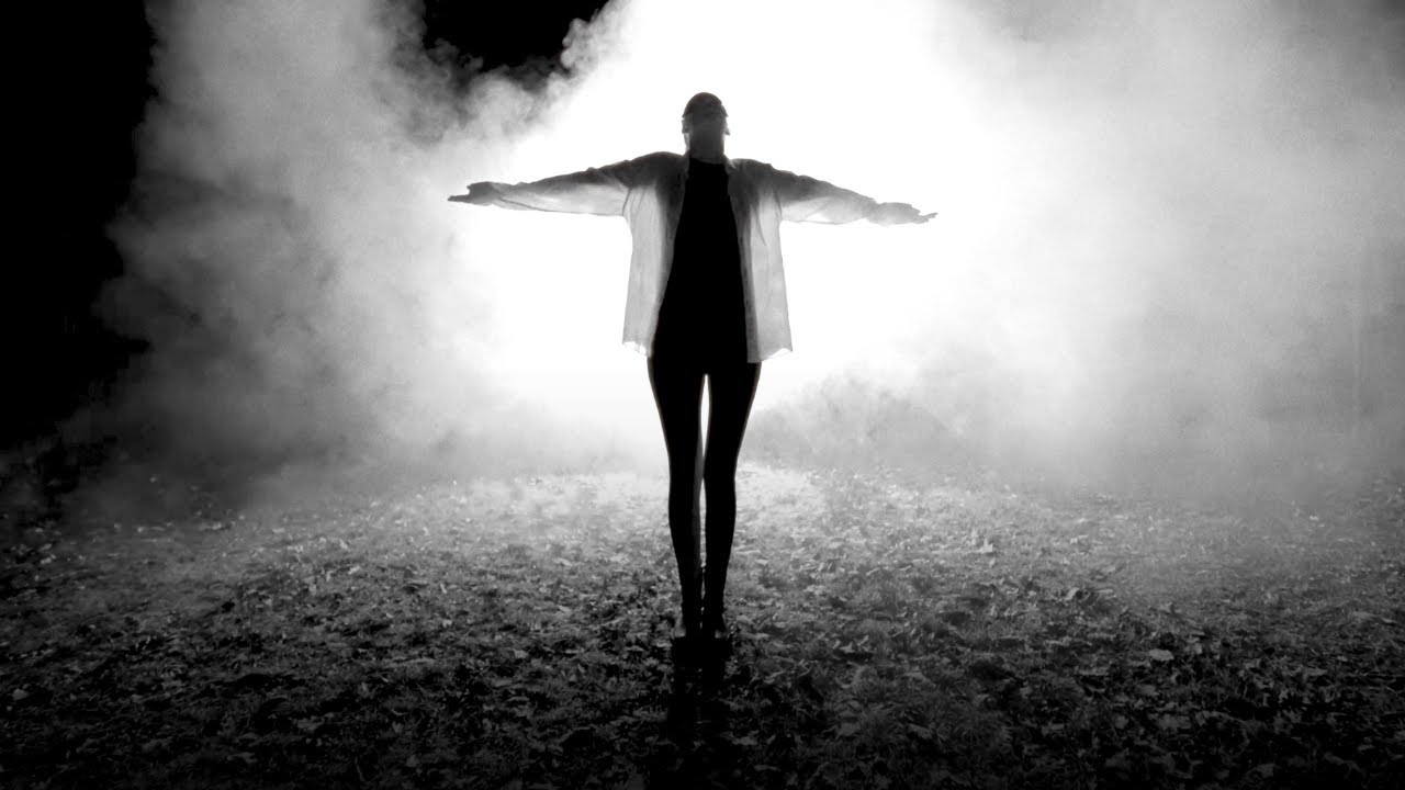 Lumeny - Silueta (Official Music Video)