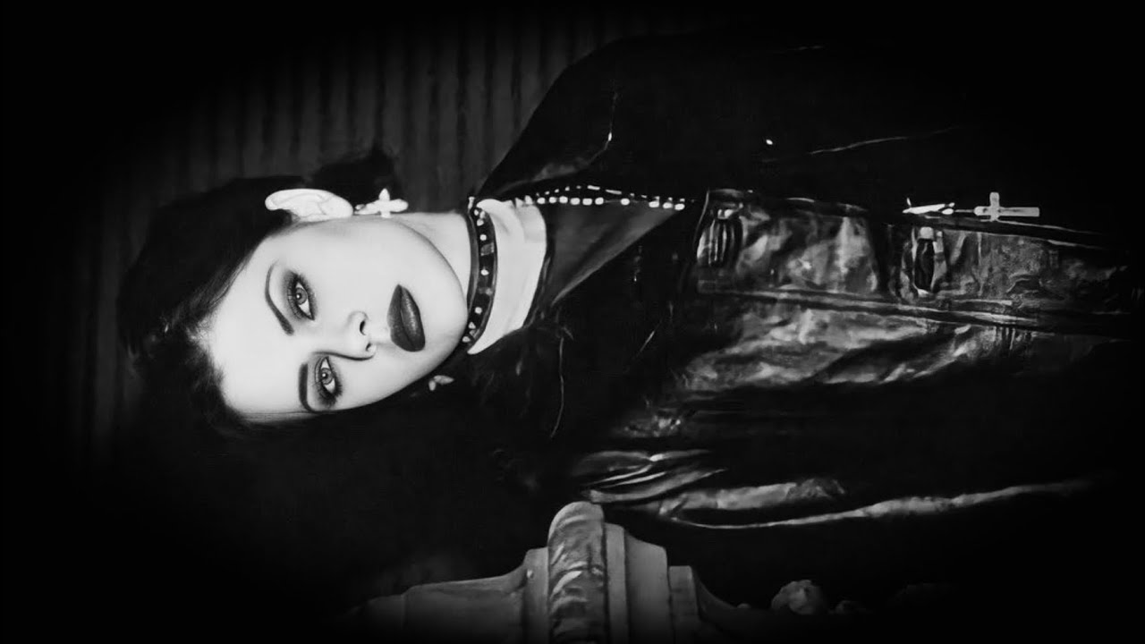 THE SIREN’S VIEL (THE CRAFT) 