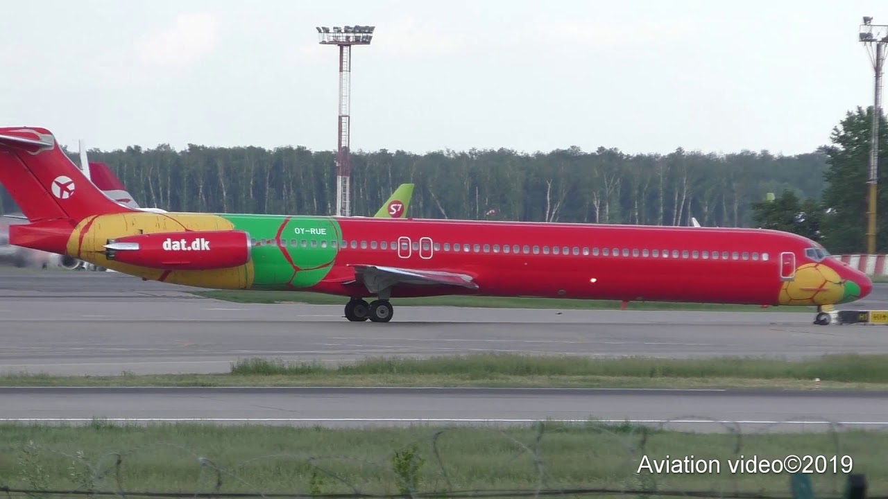 Rare visit . McDonnell Douglas MD-83 OY-RUE Danish Air Transport. 02.06.2019