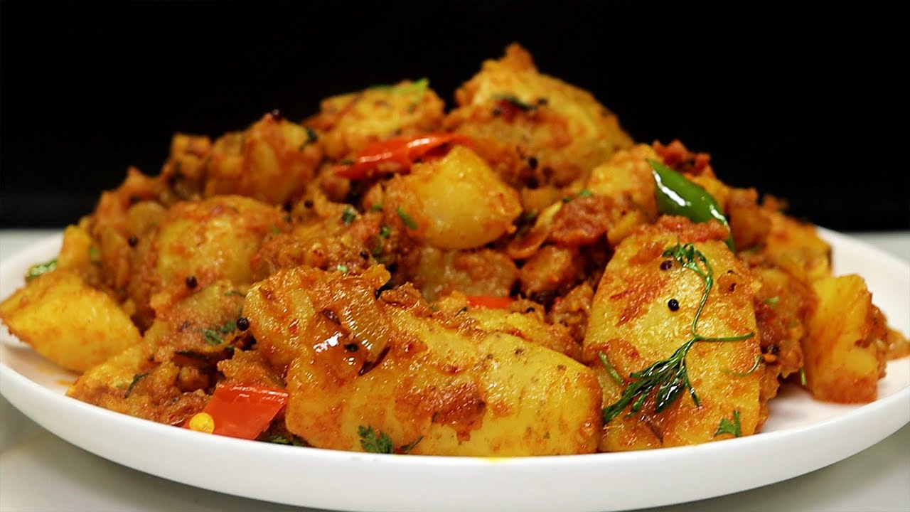 রুটি পরোটা বা নান, যেটার সাথেই খান এই অসাধারণ আলু ভুনা বার বার বানাতে মন চাইবে! হেব্বি মজা আলু ভুনা