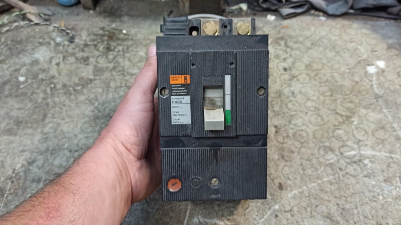 what's inside a big breaker?.....
