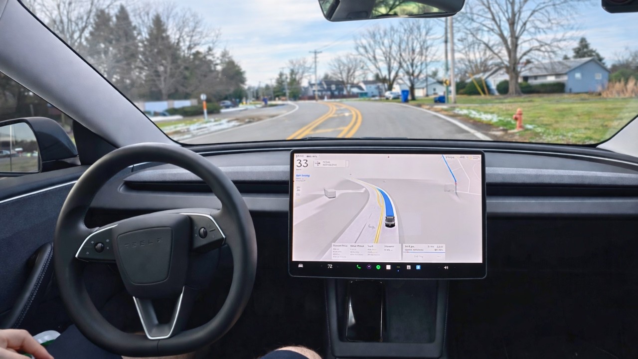 Жизнь с Tesla FSD 14.2.1.25: Первые впечатления от вождения