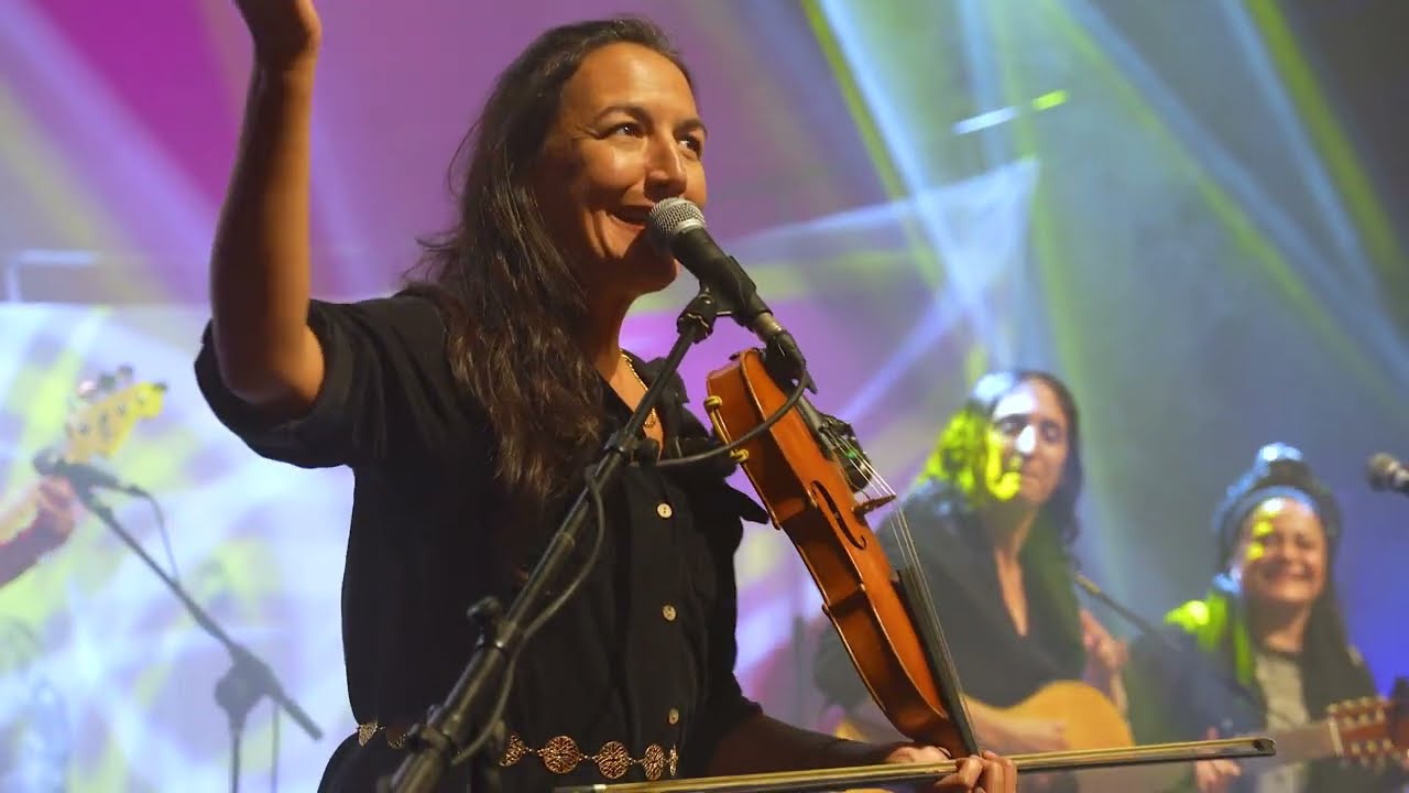 La Foule - Olama | Sandrine Santal