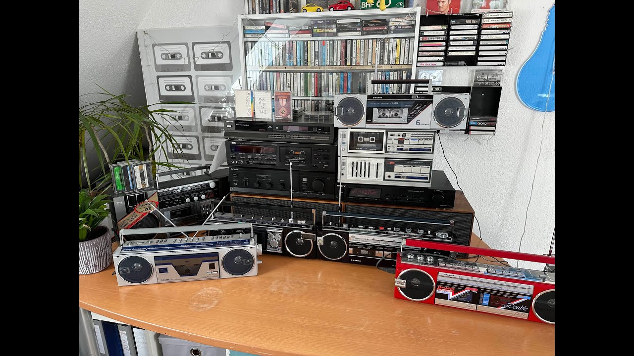 Sanyo M-7740 Sanyo M-W15LU Toshiba RT-S651 Sharp QT-77HR Aiwa CS-R10L. Golden 80s.