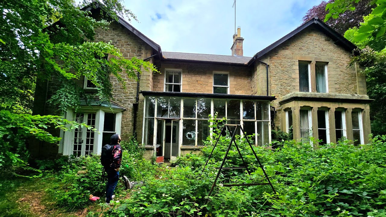 We Found Alistair The Master Mason's ABANDONED Manor House With Everything Left & Classic Cars
