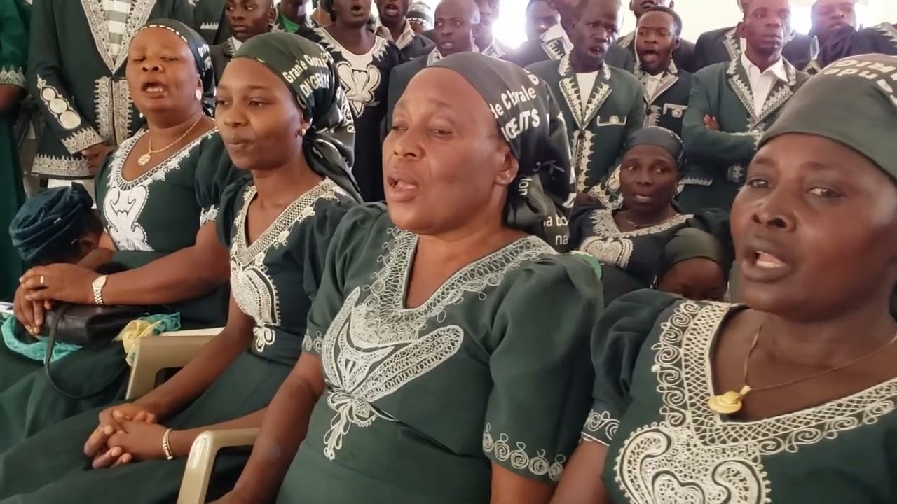 Chorale des Dirigeants Lubumbashi dans Tika nga na kumisa kimbangu