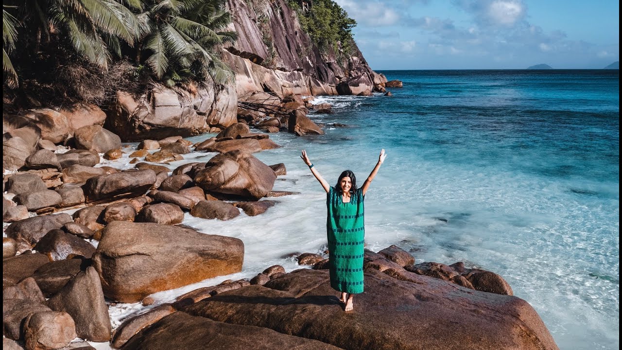 One of the best Four Seasons hotels is in Seychelles  اجمل شط بحر ازوره فندق الفور سيزون سيشل
