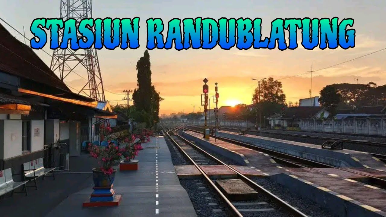 JALAN JALAN KE STASIUN KERETA API RANDUBLATUNG!!!
