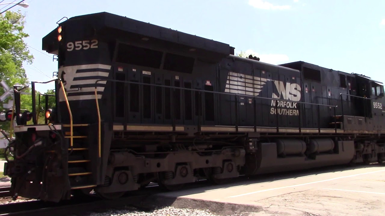NORFOLK SOUTHERN GE D9-44CW Northbound Light Engine